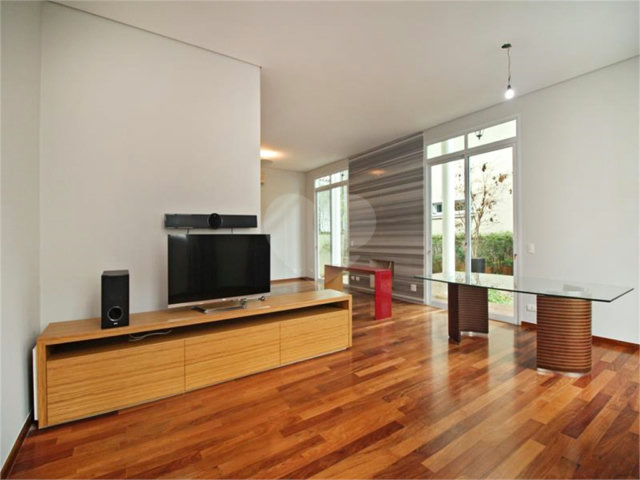 Casa à venda com 3 suítes no condomínio Brooklin Hills, São Paulo - SP