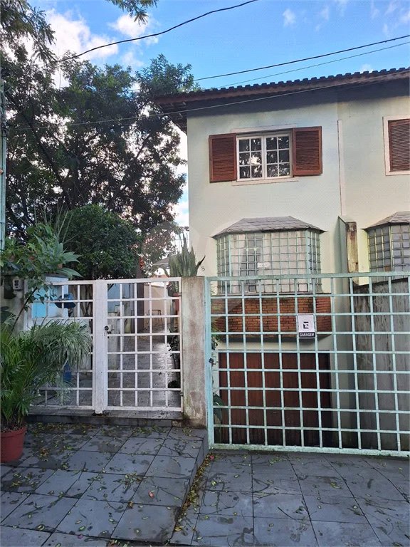 Sobrado à venda com 3 quartos, sendo 1 suíte, em Vila Irmãos Arnoni, São Paulo, SP
