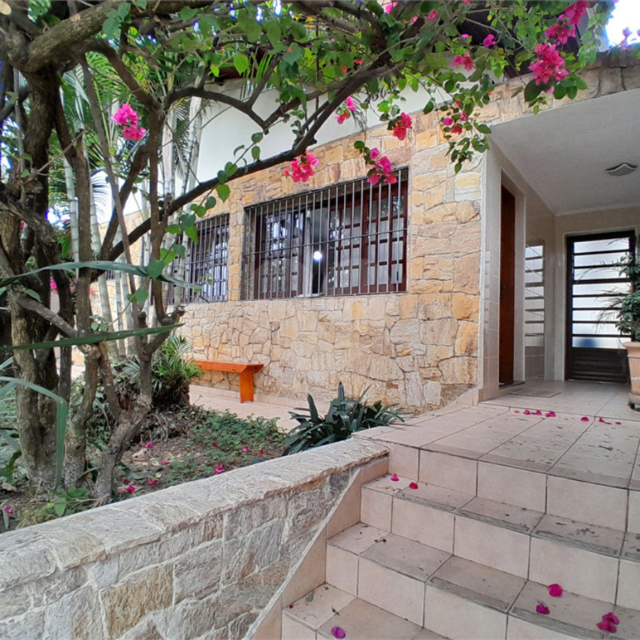 Casa Térrea à venda com 4 quartos, sendo 1 suíte, em Parque Continental, São Paulo, SP