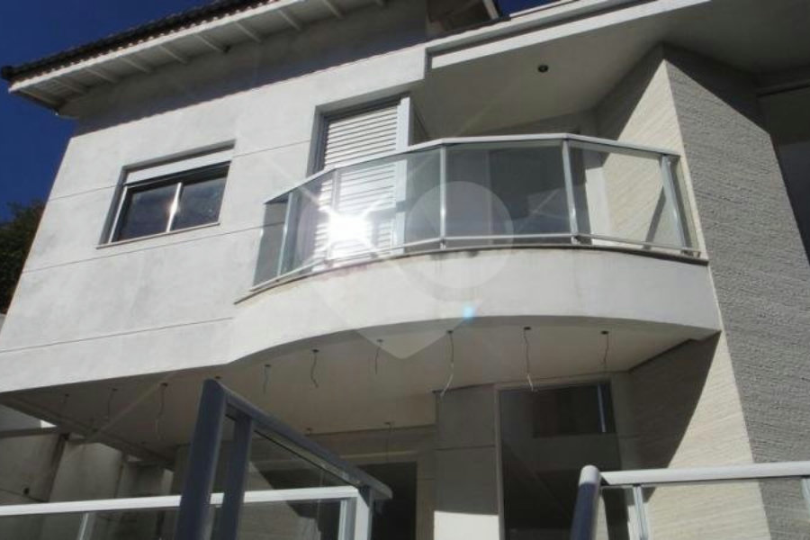 Casa à venda com 3 suítes no condomínio Villa Castanheira, São Paulo - SP
