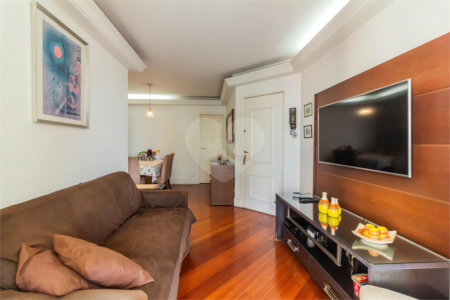 Apartamento à venda com 3 quartos, sendo 1 suíte, em Cambuci, São Paulo, SP