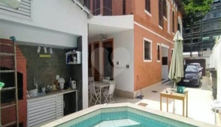 Casa à venda com 5 quartos, sendo 1 suíte,  em Tijuca, Rio de Janeiro, RJ