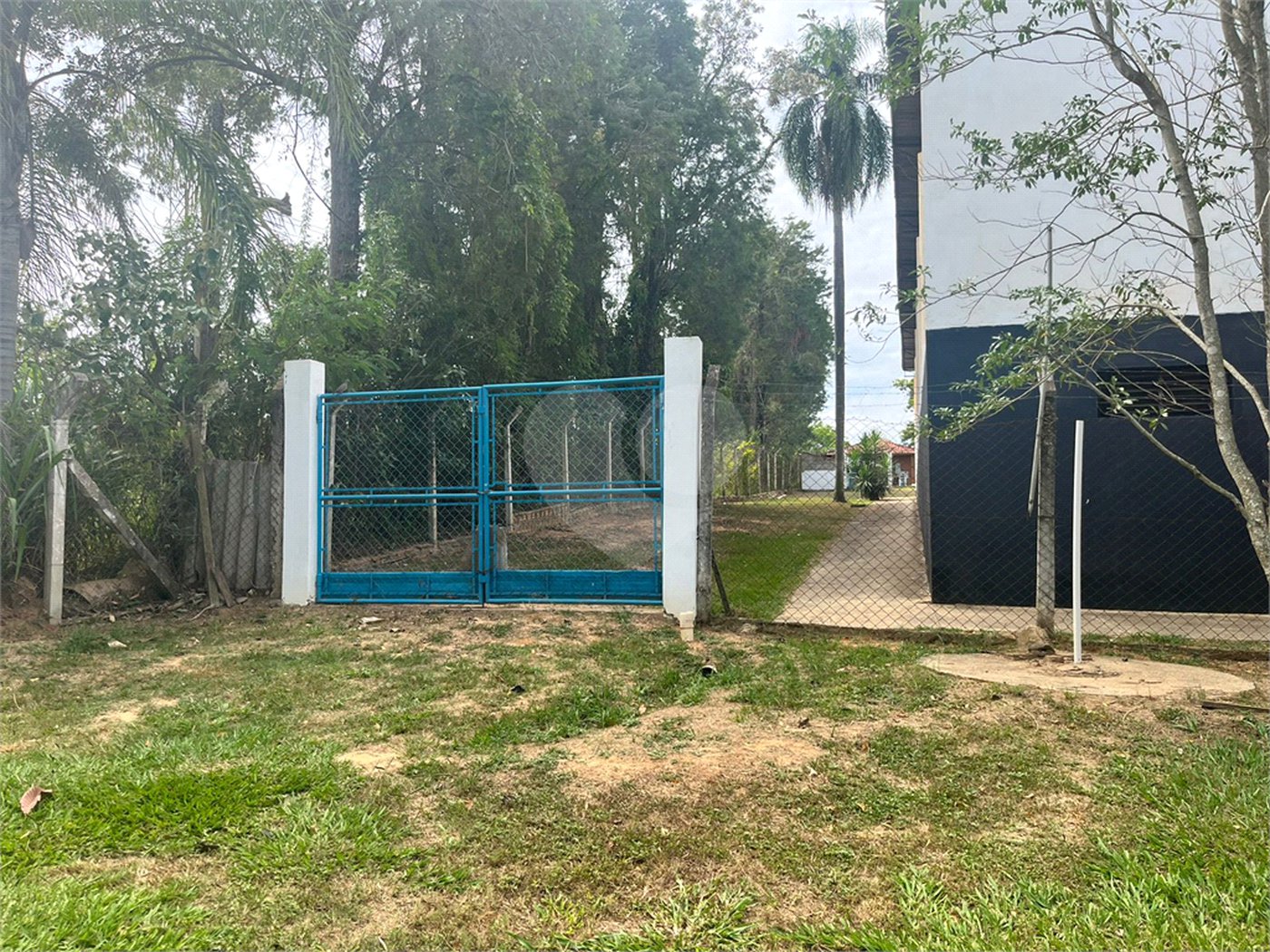Chácara à venda com 6 quartos, sendo 1 suíte,  em Cercadinho, Alambari, SP
