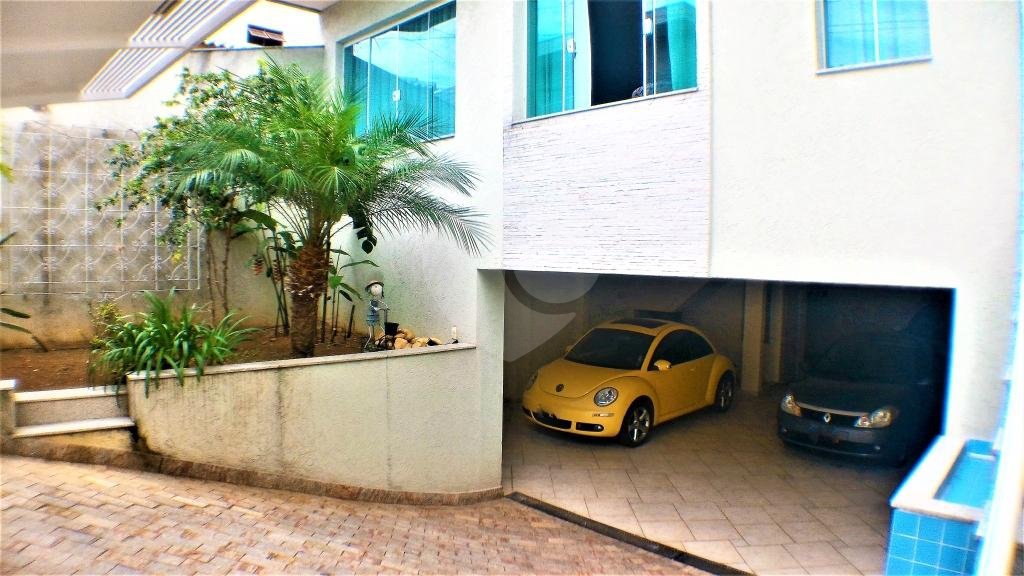Casa à venda com 5 suítes no condomínio Travessa Tenente Ariston de Oliveira,4, São Paulo - SP