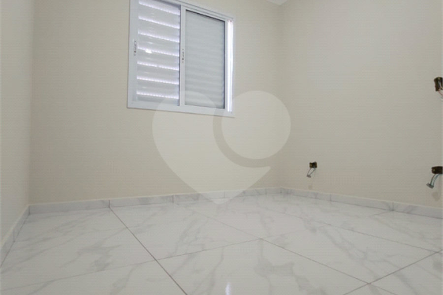 Casa à venda com 2 quartos no condomínio Ari Gomes, São Paulo - SP