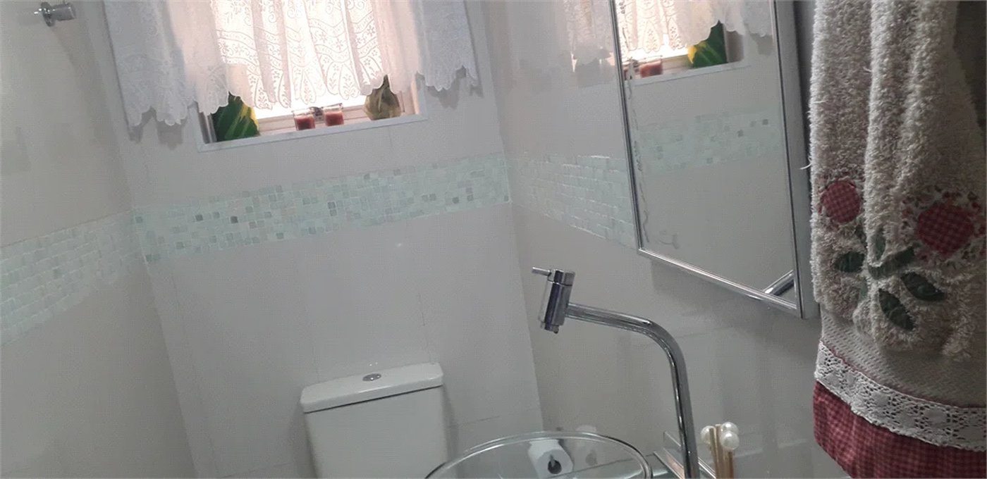 Casa à venda com 3 quartos, sendo 2 suítes,  em Jardim Leonor, São Paulo, SP