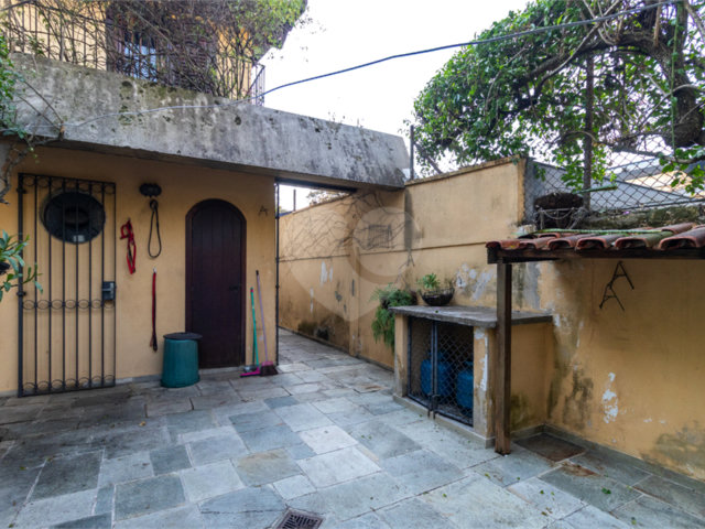 Casa à venda com 4 quartos, sendo 1 suíte,  em Campo Belo, São Paulo, SP
