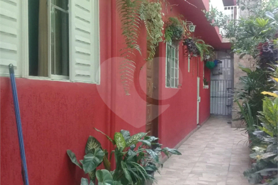 Sobrado à venda com 3 quartos no Brasilândia, São Paulo, SP