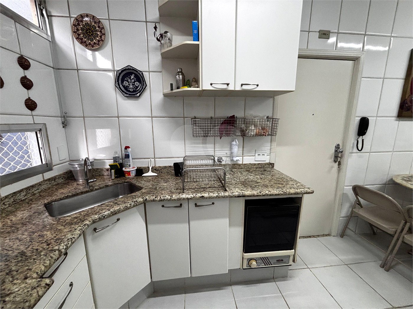 APARTAMENTO BAIRRO PARAÍSO COM 146 M² ÚTEIS - 2 VAGAS.