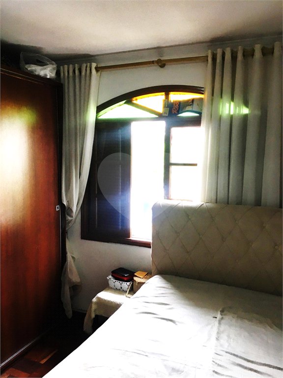 Sobrado à venda com 4 quartos, sendo 1 suíte,  em Vila Gomes, São Paulo, SP