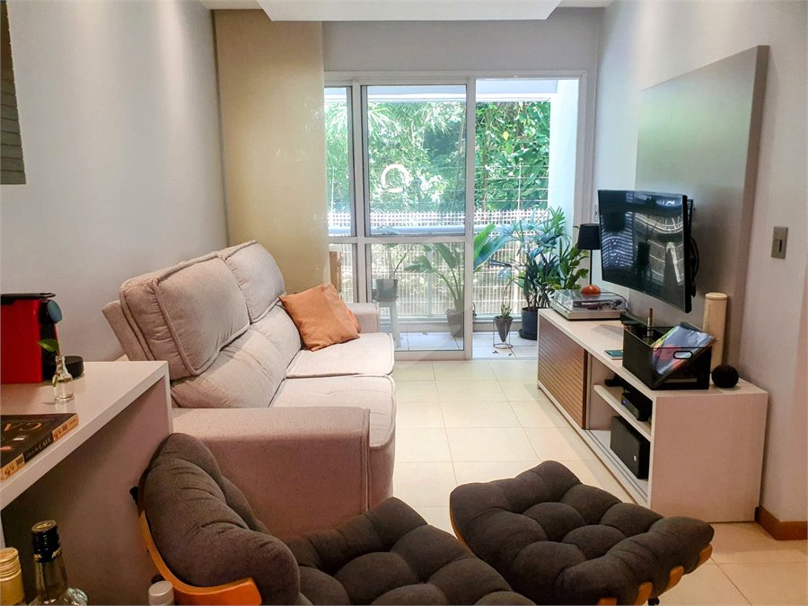 Apartamento à venda com 3 quartos, sendo 1 suíte, em Humaitá, Rio de Janeiro, RJ
