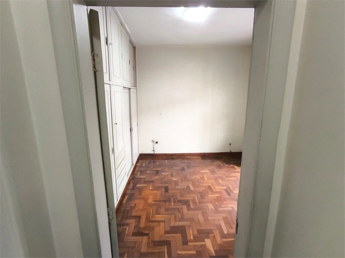 Sobrado à venda com 5 quartos, sendo 1 suíte, em Jardim Trussardi, São Paulo, SP