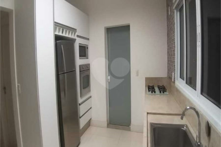Casa à venda com 5 quartos, sendo 4 suítes, no condomínio Village Saint Charbel, Araçoiaba da Serra - SP