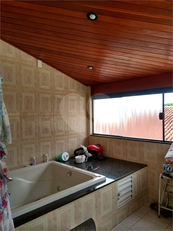 Sobrado à venda com 3 quartos, sendo 2 suítes, no Centro, Araraquara, SP