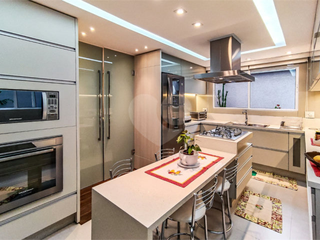 Casa à venda com 3 suítes no condomínio Residencial Paineiras, São Paulo - SP