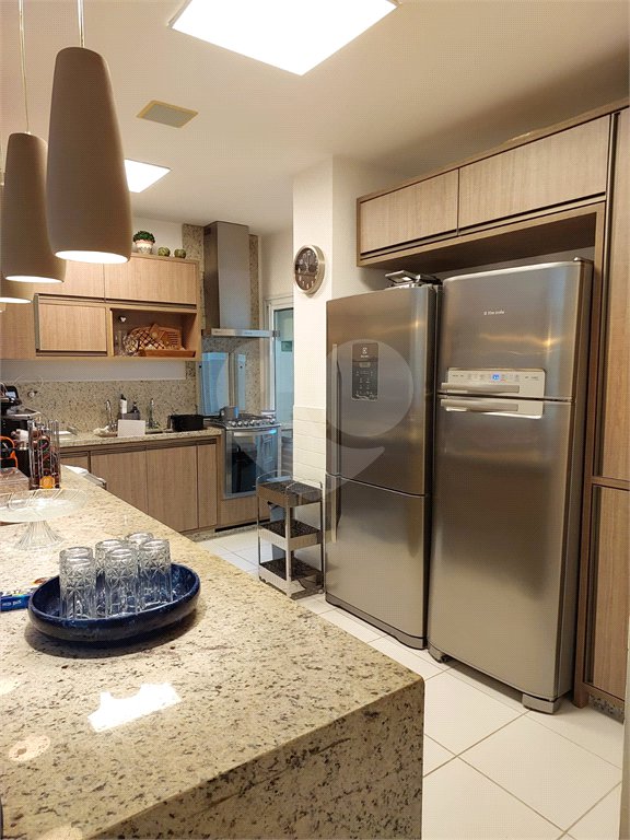 Apartamento à venda com 3 suítes em Itaguá, Ubatuba, SP