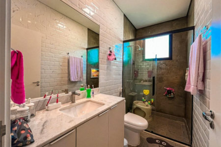 Casa à venda com 4 quartos, sendo 3 suítes,  no condomínio Vintage, Cotia - SP
