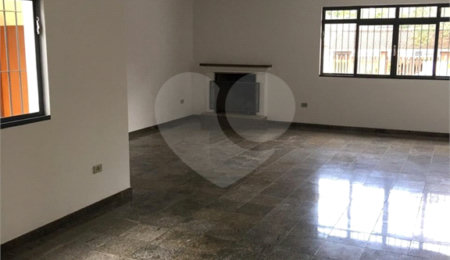 Casa à venda com 4 quartos, sendo 1 suíte,  em Loteamento Loanda, Atibaia, SP