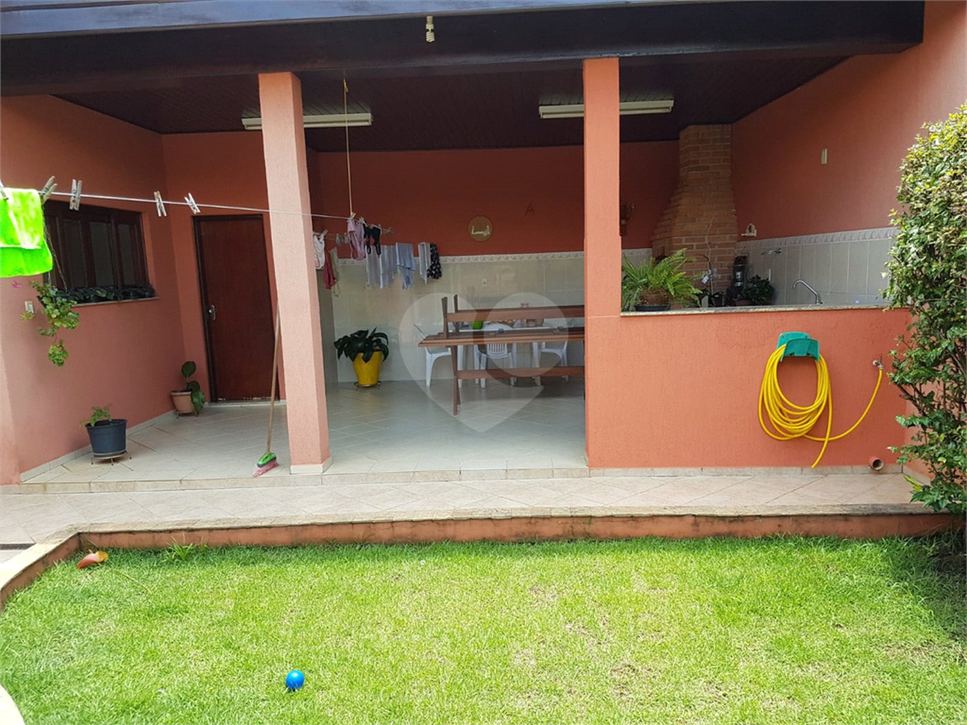 Casa à venda com 4 quartos, sendo 3 suítes, no condomínio Ibiti do Paço, Sorocaba - SP