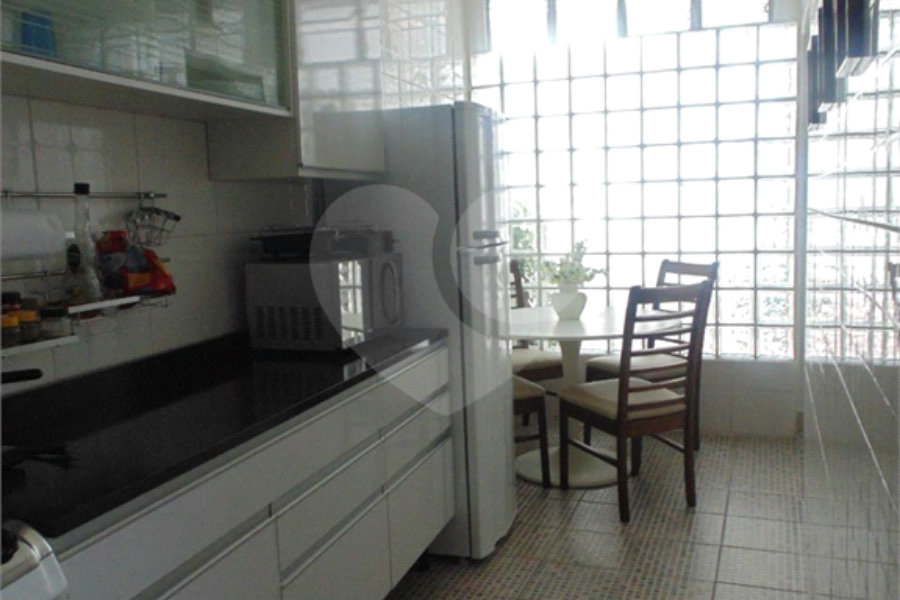 Sobrado à venda com 3 quartos em Jaraguá, São Paulo, SP