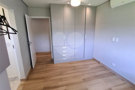 Casa Térrea à venda com 3 suítes em Interlagos, São Paulo, SP