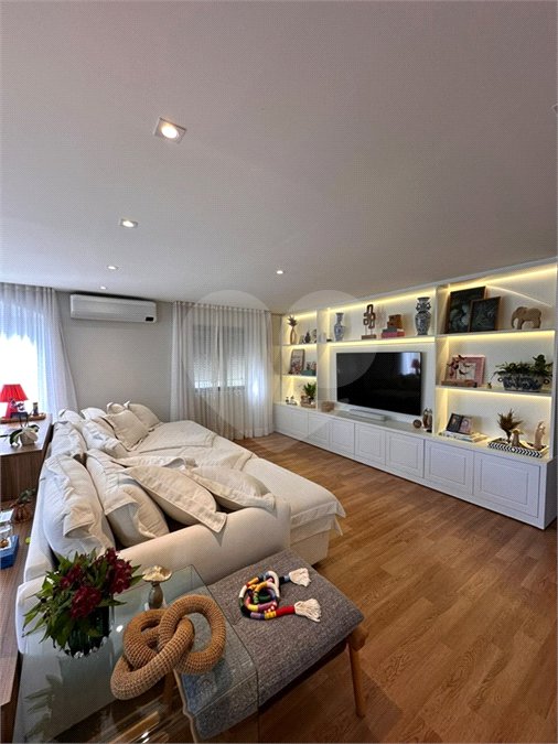 Apartamento para alugar com 3 quartos, sendo 2 suítes, em Moema, São Paulo, SP