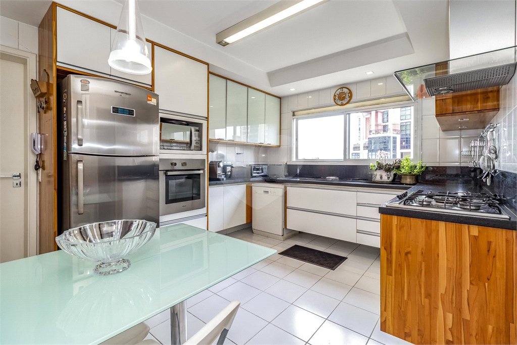 Apartamento à venda com 4 quartos, sendo 3 suítes,  em Real Parque, São Paulo, SP
