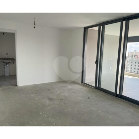 Apartamento à venda com 3 suítes em Campo Belo, São Paulo, SP