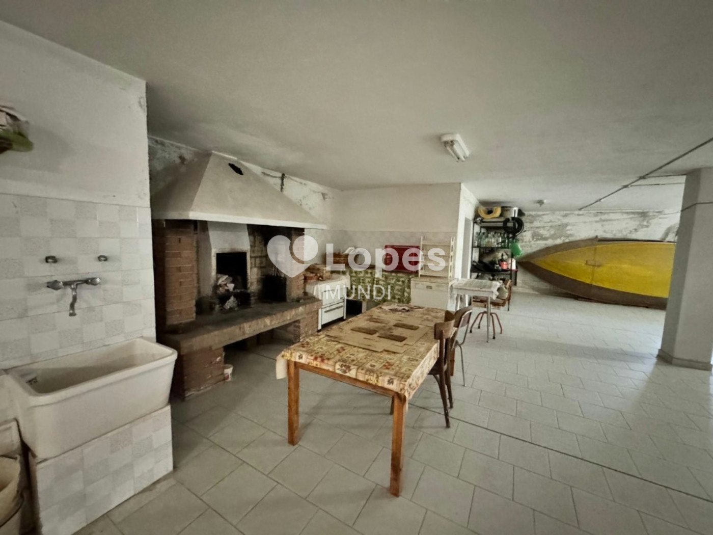 Casa multifamiliar à venda em Verona, Itália – 3 unidades e 12.000 m²