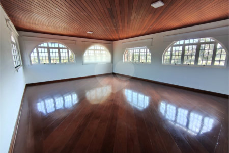 Casa à venda ou para alugar com 3 suítes no condomínio Estância Marambaia, Vinhedo - SP
