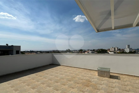 Sobrado à venda com 4 quartos, sendo 1 suíte, em Jardim Ana Maria, Sorocaba, SP