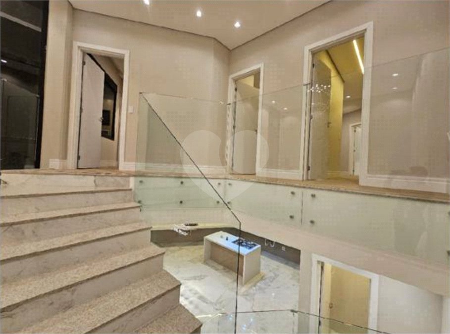 Casa à venda com 4 suítes no condomínio Villas do Jaguari, Santana de Parnaíba - SP