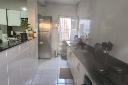 Casa à venda com 3 quartos em Vila Varela, Poá, SP