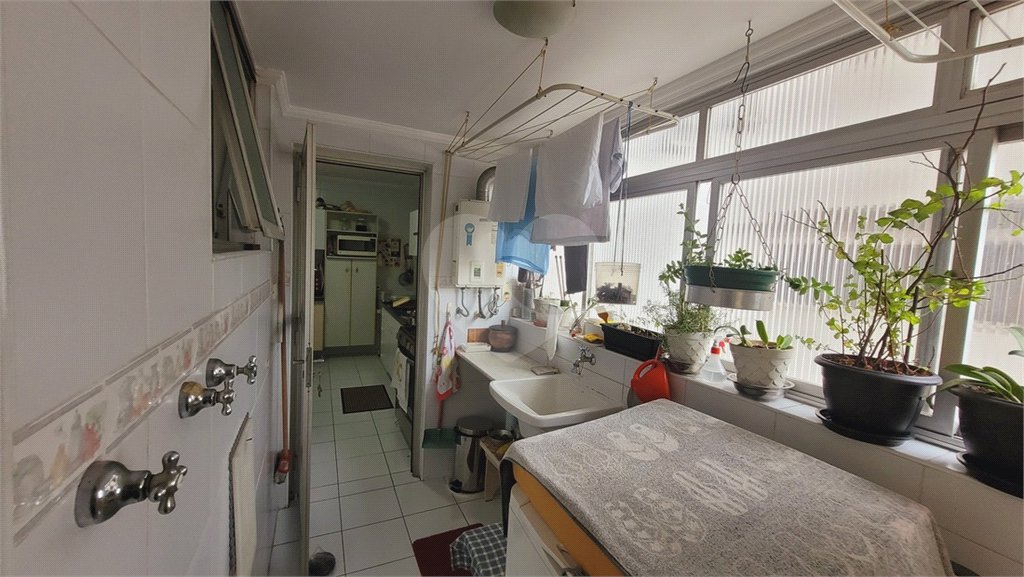 Apartamento à venda com 2 quartos, sendo 1 suíte, em Pinheiros, São Paulo, SP