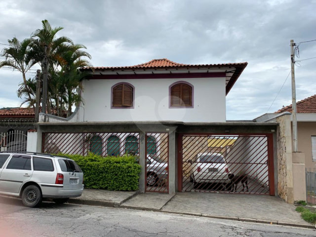 Sobrado à venda com 4 quartos, sendo 1 suíte,  em Jardim Leonor Mendes de Barros, São Paulo, SP