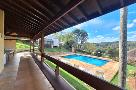 Casa à venda com 3 suítes no condomínio Chácaras do Lago, Vinhedo - SP
