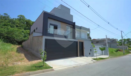 Casa à venda com 3 suítes em Pinheirinho, Vinhedo, SP