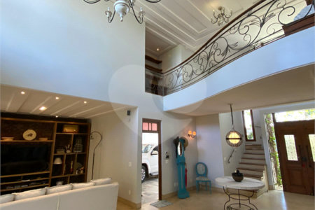 Casa à venda com 4 quartos, sendo 3 suítes, em Campinho, Porto Seguro, BA