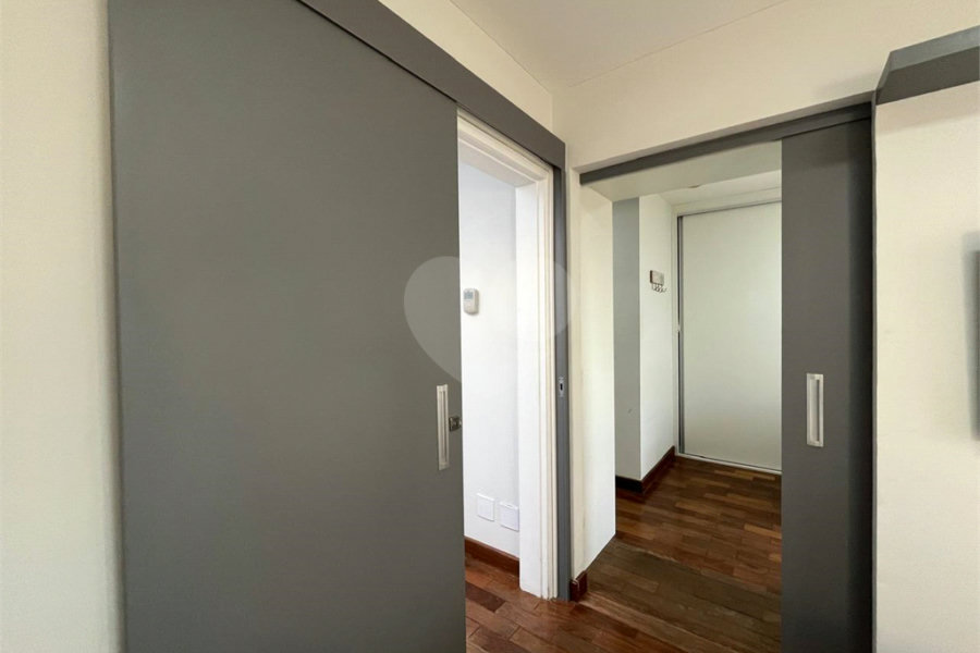 Casa à venda com 3 suítes no condomínio Domus, São Paulo - SP