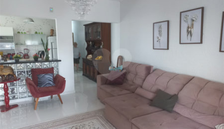 Casa Térrea à venda com 3 quartos, sendo 1 suíte,  em Vila Oliveira, Mogi das Cruzes, SP