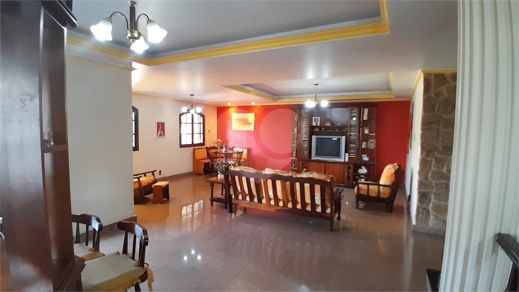 Casa à venda com 4 quartos, sendo 1 suíte, em Bangu, Rio de Janeiro, RJ