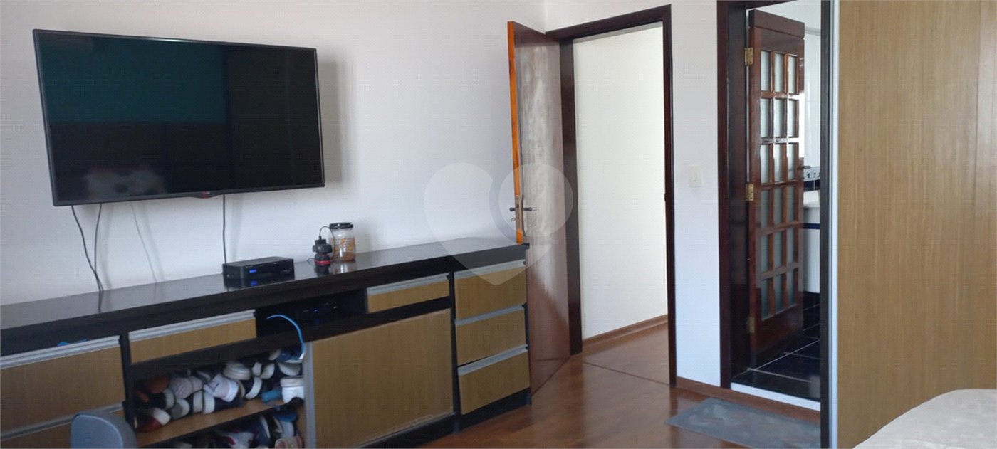 Sobrado à venda com 3 quartos, sendo 1 suíte, em Vila Ema, São Paulo, SP