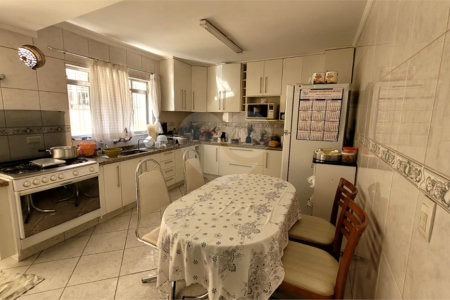 Sobrado à venda com 3 quartos, sendo 1 suíte, em Vila Gustavo, São Paulo, SP