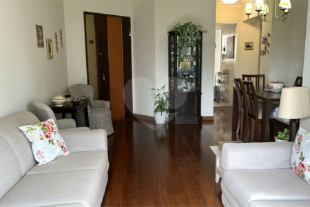 Apartamento à venda com 3 quartos, sendo 1 suíte,  em Jardim das Acácias, São Paulo, SP