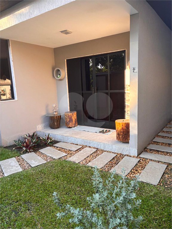 Casa à venda com 3 quartos, sendo 2 suítes, no condomínio Recanto das Palmeiras, Rio de Janeiro - RJ