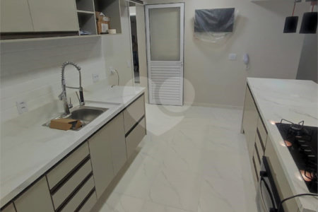 Apartamento à venda com 3 quartos, sendo 2 suítes,  em Jardim Arpoador, São Paulo, SP