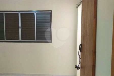 Casa térrea para venda em Araraquara/SP.