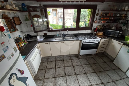 Sobrado à venda com 4 quartos, sendo 2 suítes, em Fazenda Morumbi, São Paulo, SP