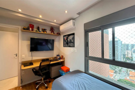 Apartamento à venda com 3 suítes em Santo Amaro, São Paulo, SP
