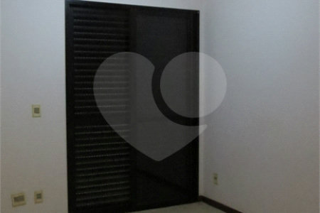 Apartamento à venda com 4 quartos, sendo 2 suítes,  em Cambuí, Campinas, SP